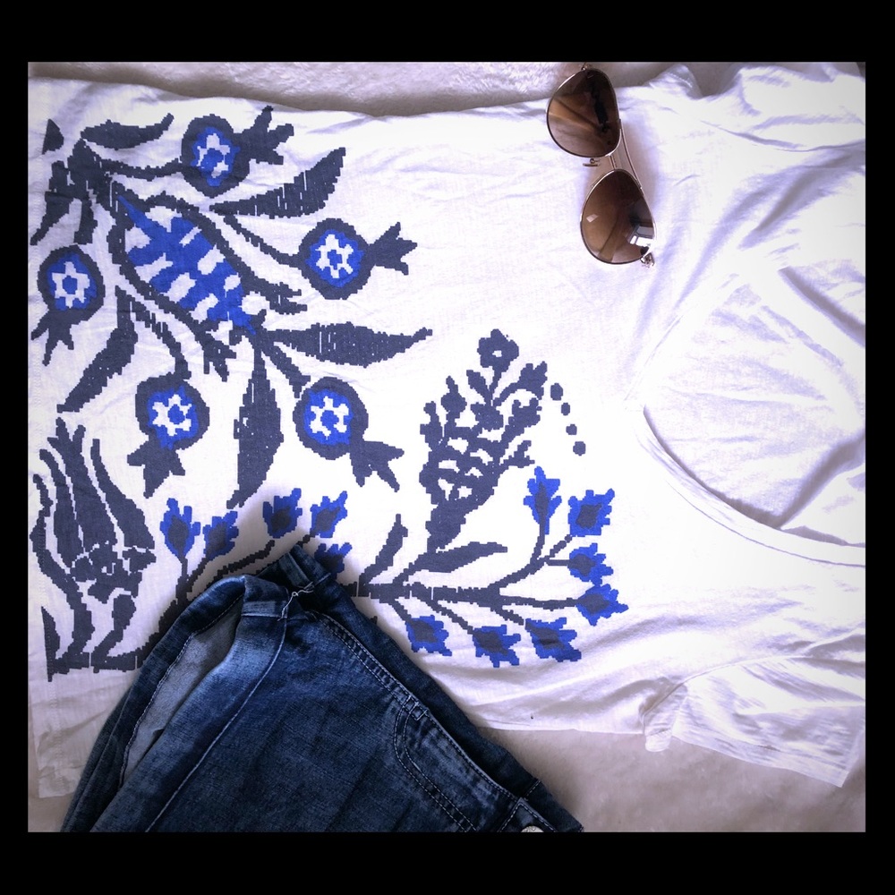 White tee